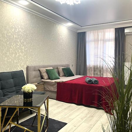 Apartments Vip Avalon Lviv Extérieur photo