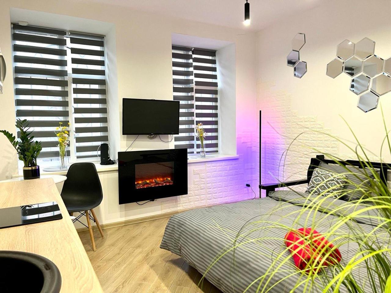 Apartments Vip Avalon Lviv Extérieur photo