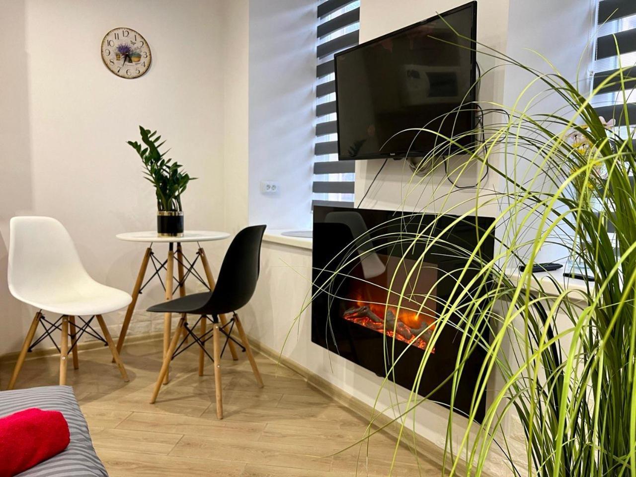 Apartments Vip Avalon Lviv Extérieur photo