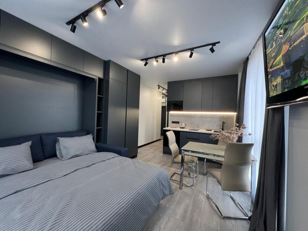 Apartments Vip Avalon Lviv Extérieur photo